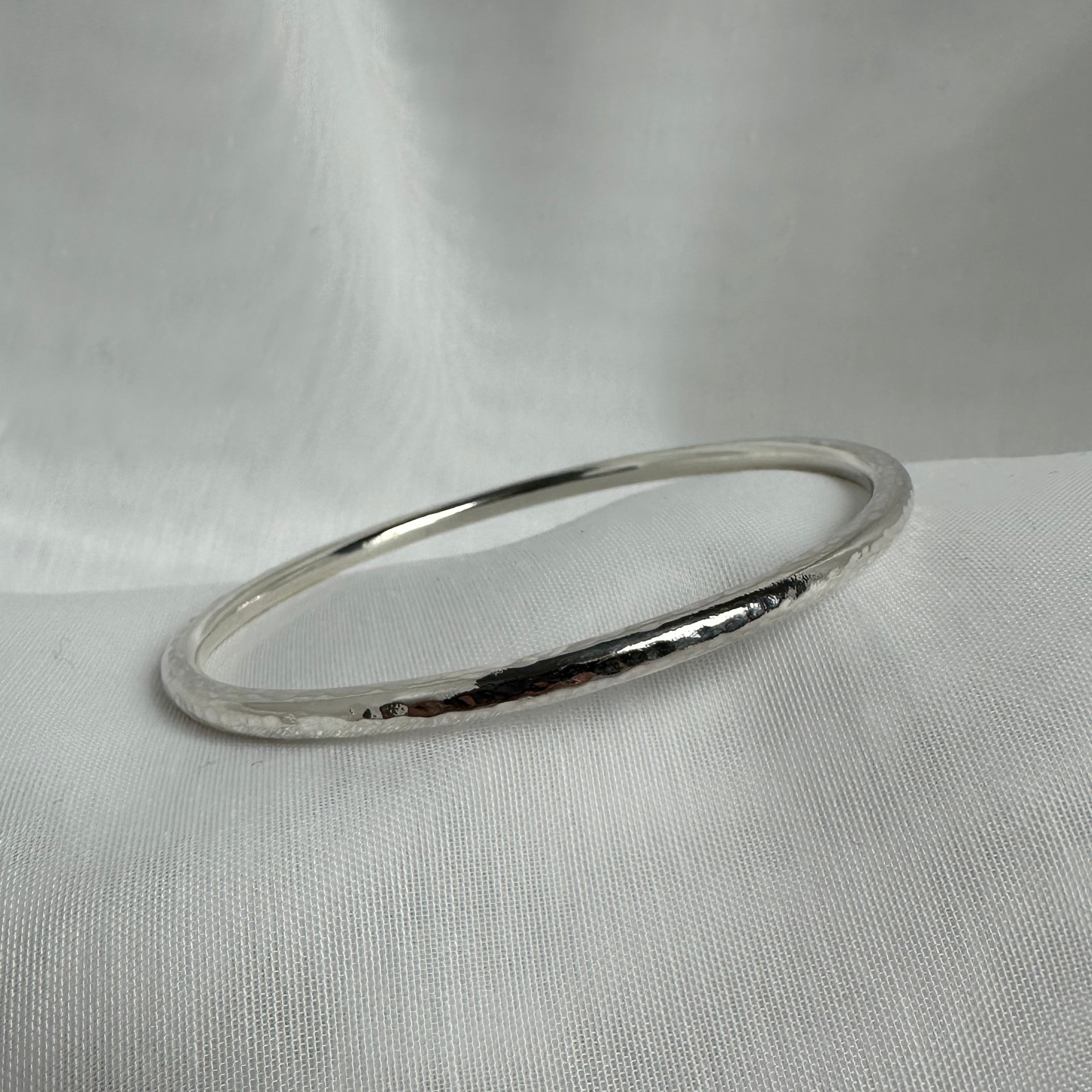 KELVIN Sterling Silver Chunky Hammered Oval Bangle