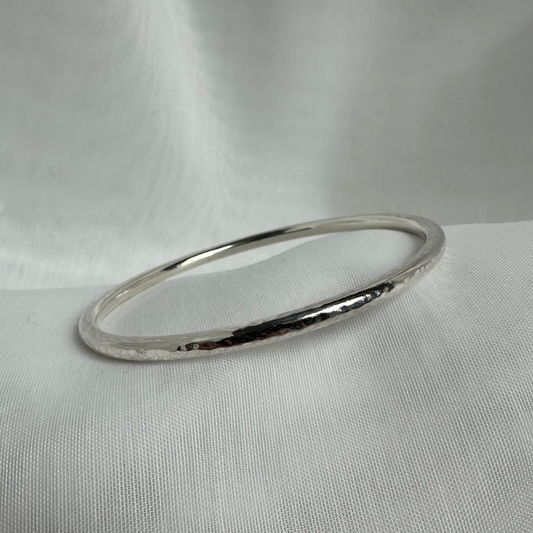 KELVIN Sterling Silver Chunky Hammered Oval Bangle